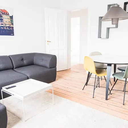 Beautiful 2-bed With Large Balcony Apartamento *